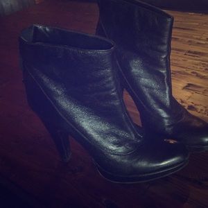 Jessica Simpson black leather heels
